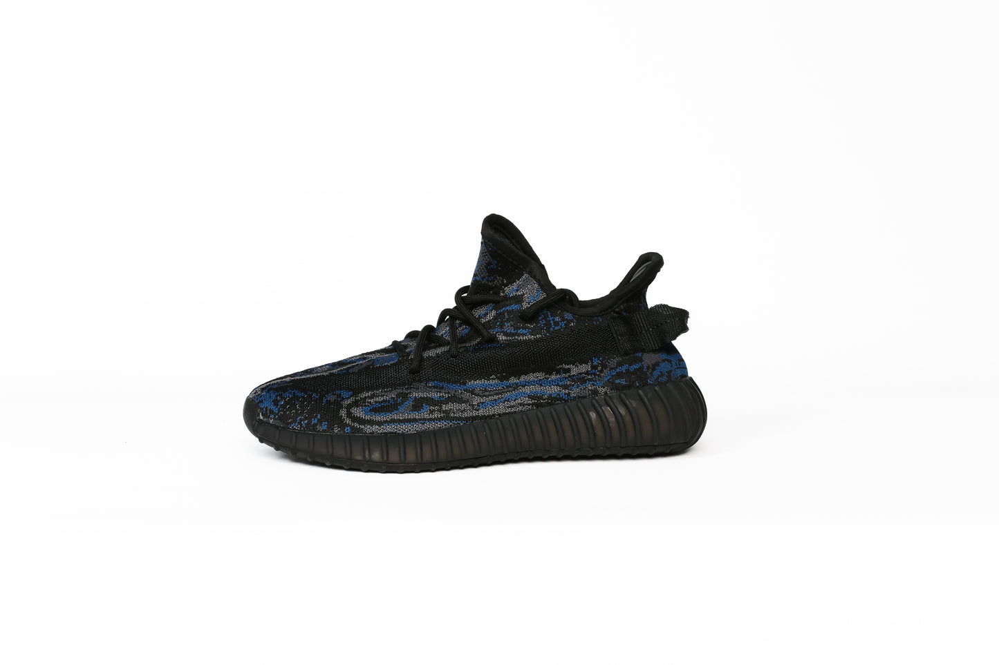 Yeezy Boost 350 V2 Frost Black
