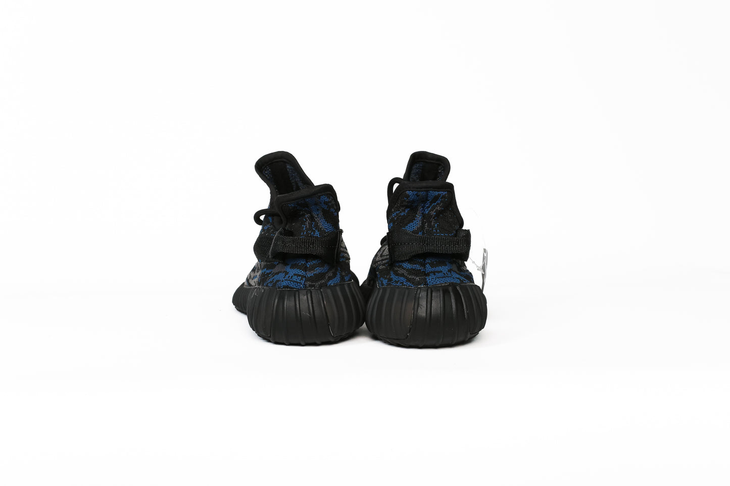 Yeezy Boost 350 V2 Frost Black