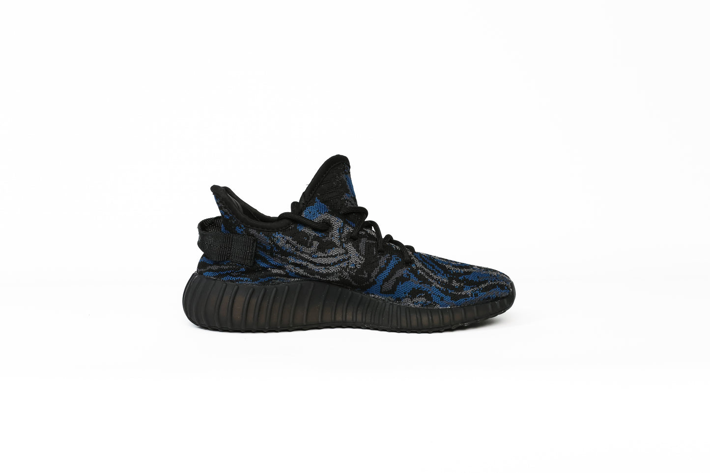 Yeezy Boost 350 V2 Frost Black